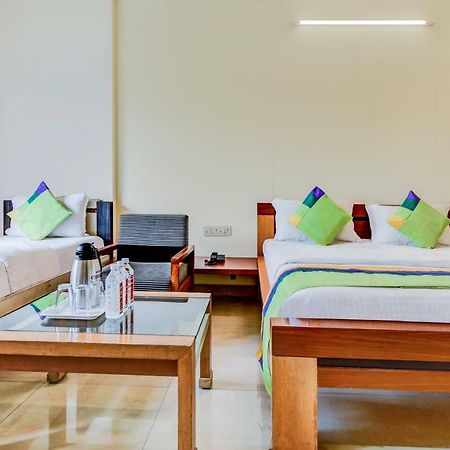 Treebo Trend Surya Nashik Hotel Exterior foto
