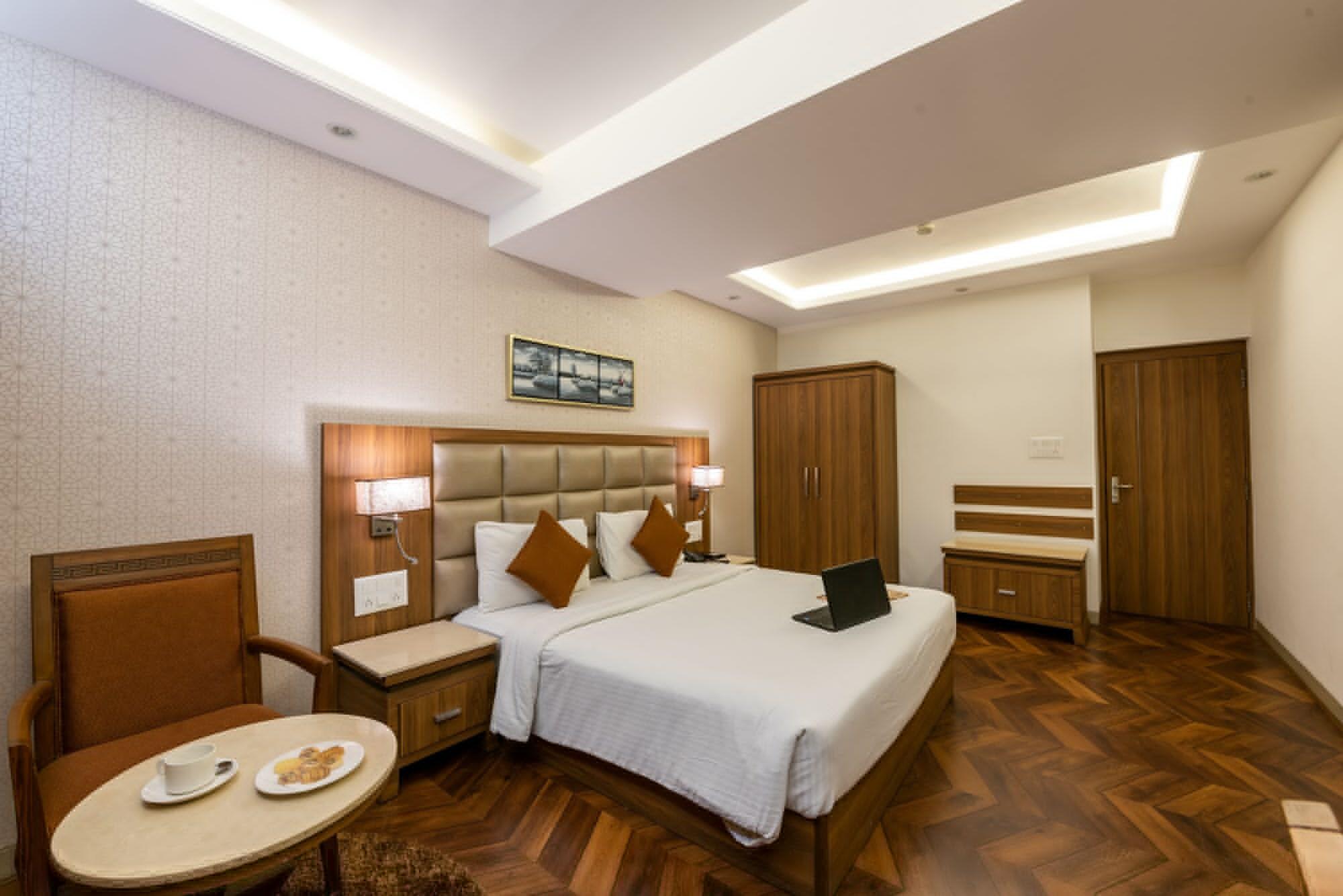 Treebo Trend Surya Nashik Hotel Exterior foto