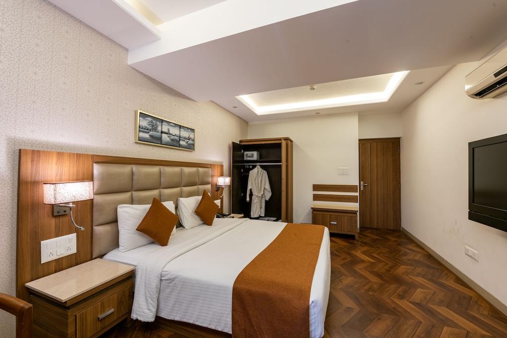 Treebo Trend Surya Nashik Hotel Exterior foto