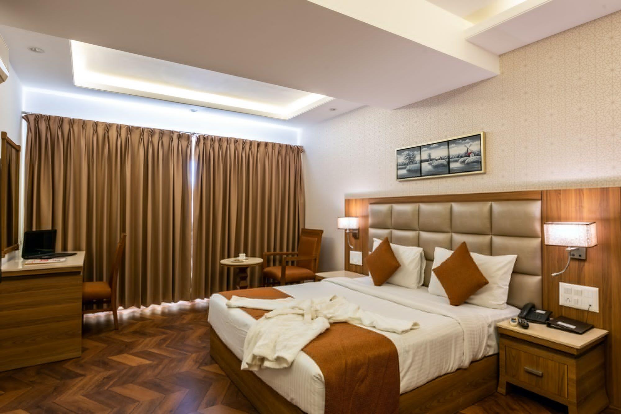 Treebo Trend Surya Nashik Hotel Exterior foto