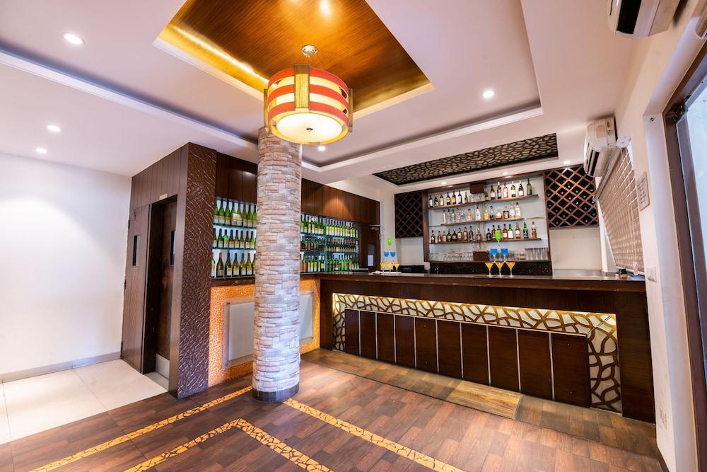 Treebo Trend Surya Nashik Hotel Exterior foto