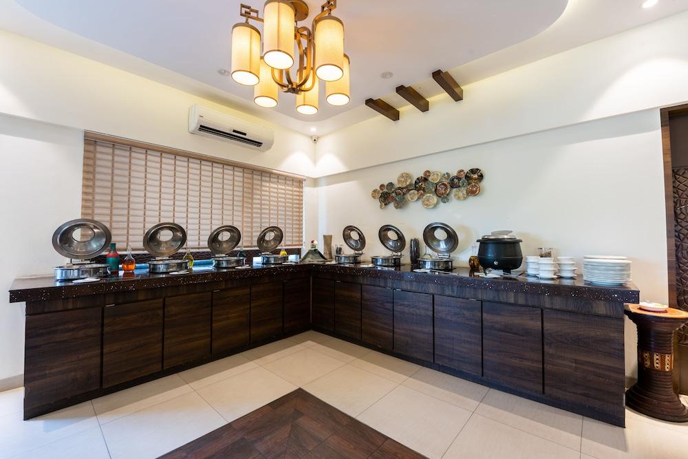 Treebo Trend Surya Nashik Hotel Exterior foto