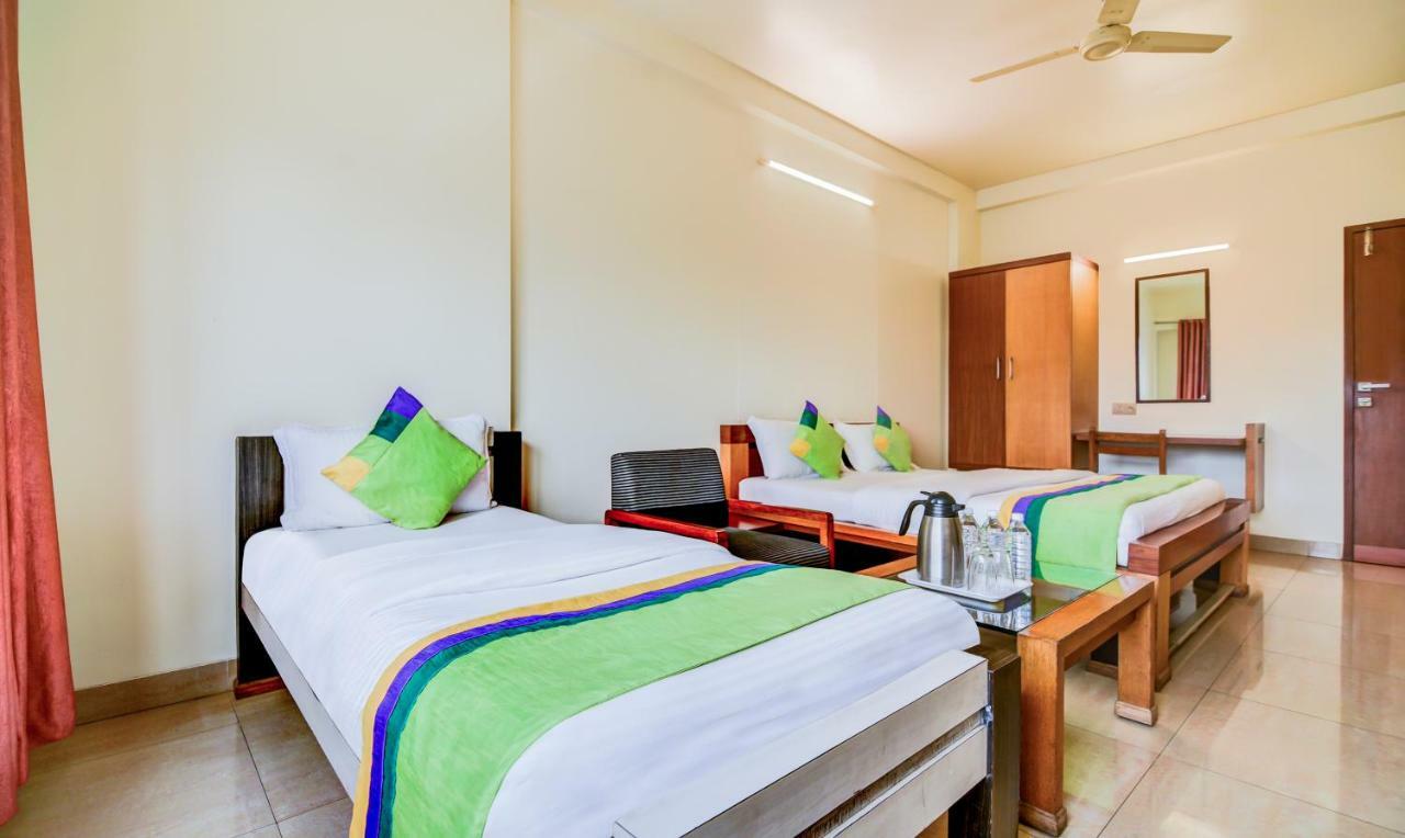 Treebo Trend Surya Nashik Hotel Exterior foto