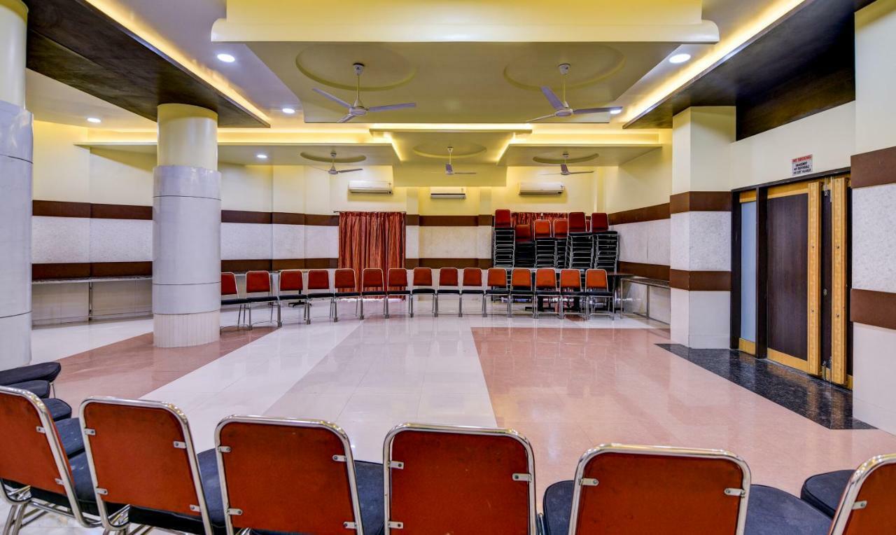 Treebo Trend Surya Nashik Hotel Exterior foto