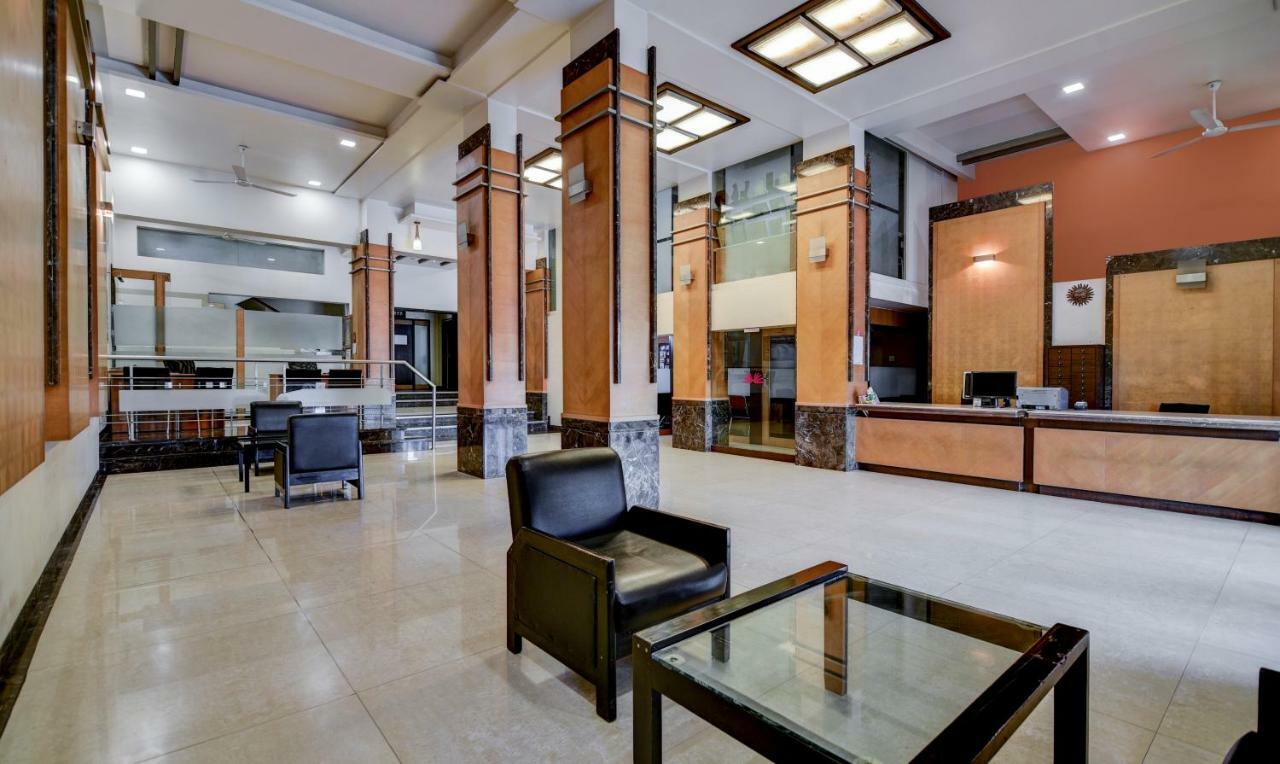 Treebo Trend Surya Nashik Hotel Exterior foto