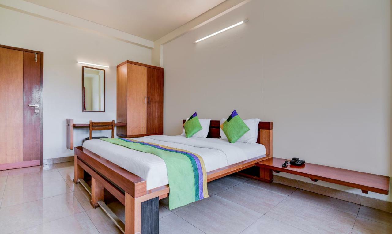 Treebo Trend Surya Nashik Hotel Exterior foto