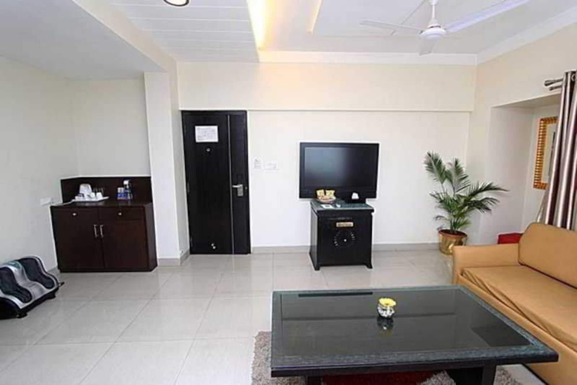 Treebo Trend Surya Nashik Hotel Exterior foto